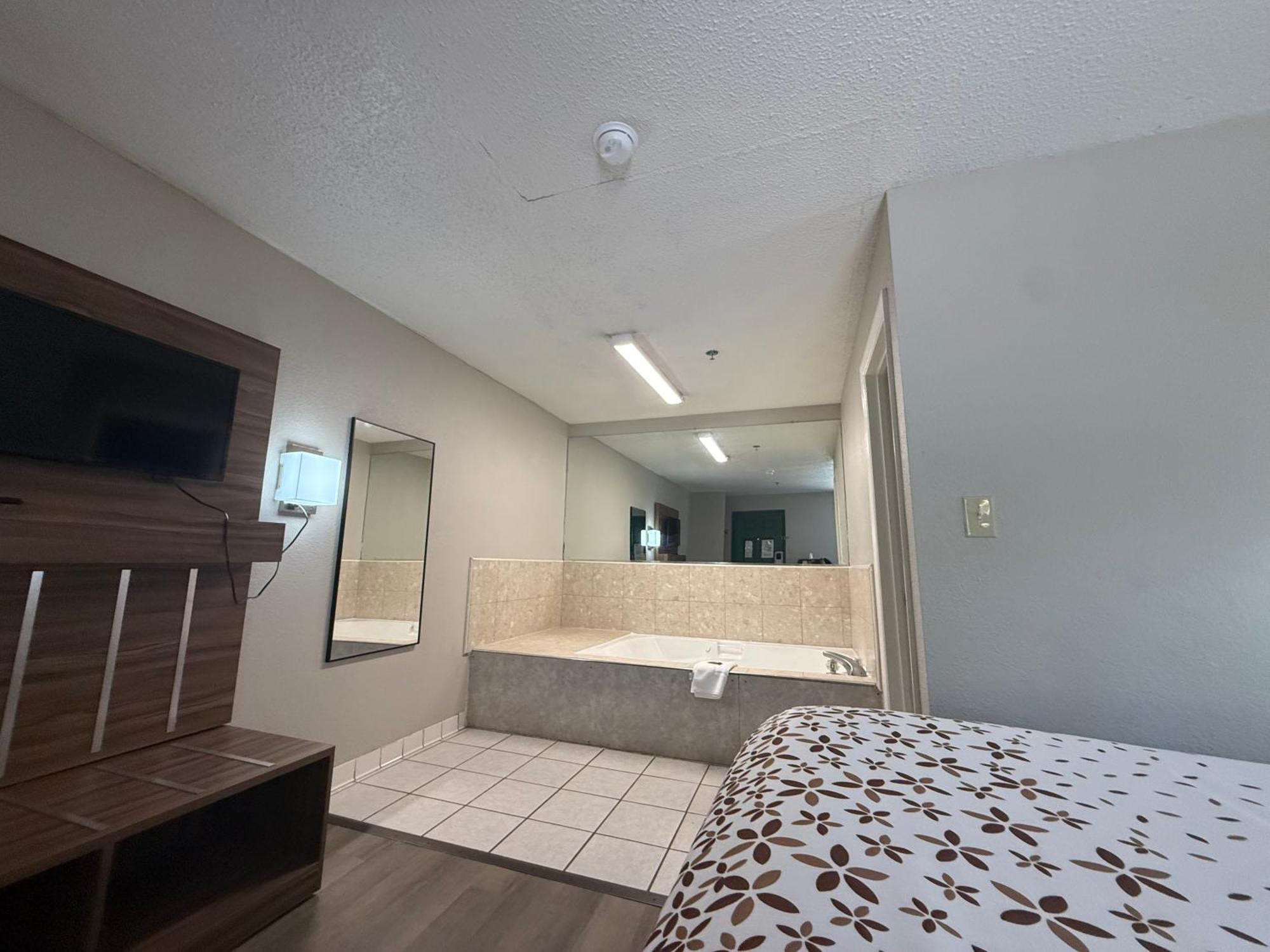 Country Hearth Inn & Suites Augusta Ngoại thất bức ảnh